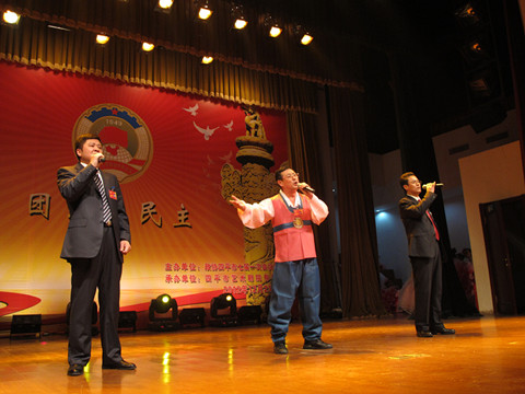 ��ЭίԱ�����������ϵľ����ݳ�?